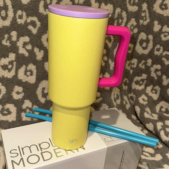 Simple Modern Trek 40oz Tumbler in 🍋 Lemon 🍋 Drop 🍋New 🆕 & Never Used😍 - Picture 13 of 17